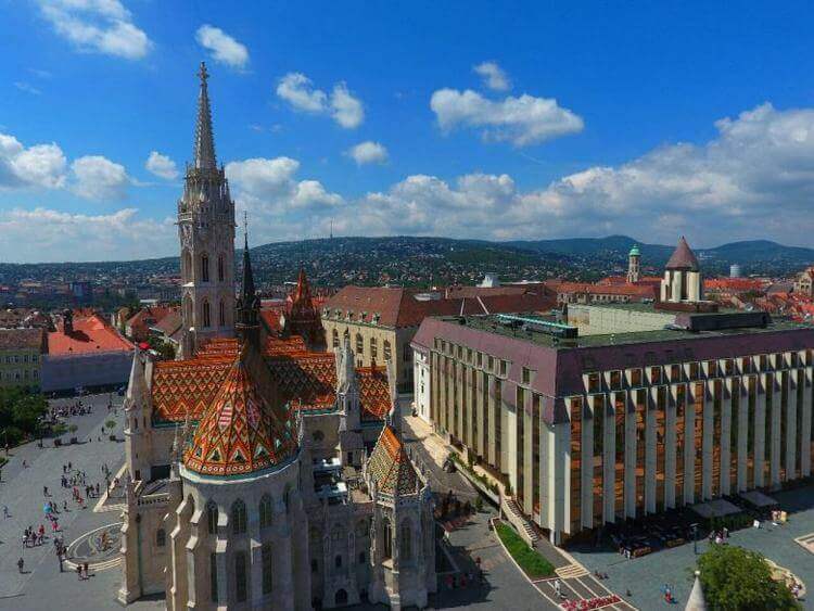 Außenansicht Des Hilton Budapest Hotels Auf Dem Burgberg Mit Blick Auf Die Donau