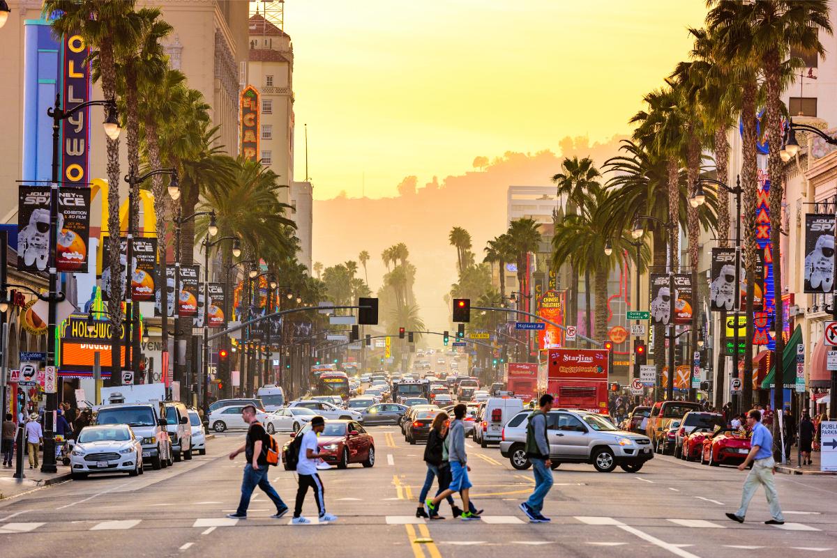 Explore Los Angeles in a Ford Mustang2 2