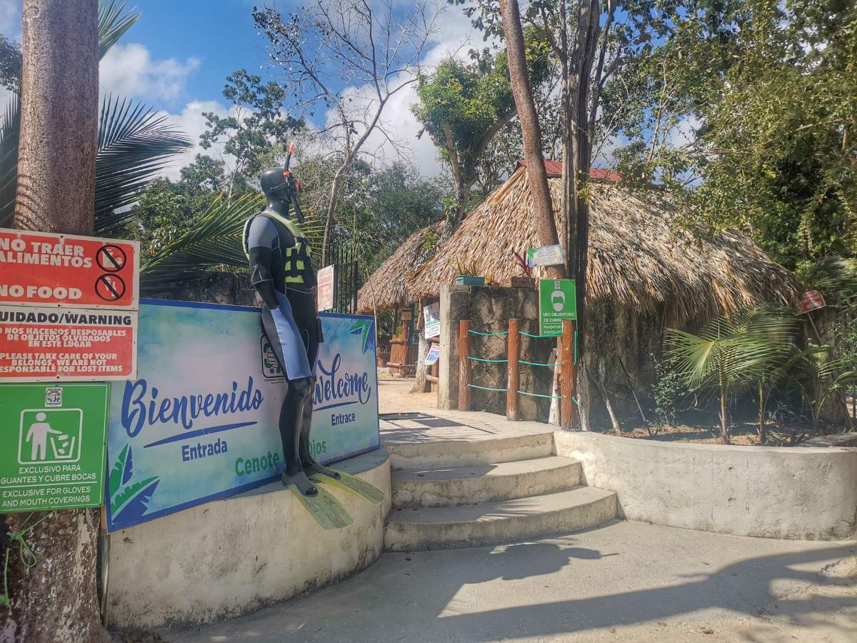 Eingangsbereich Der Cenote Dos Ojos Nördlich Von Tulum