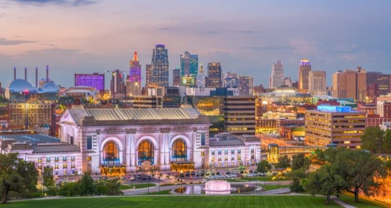 places to visit in kansas city downtown