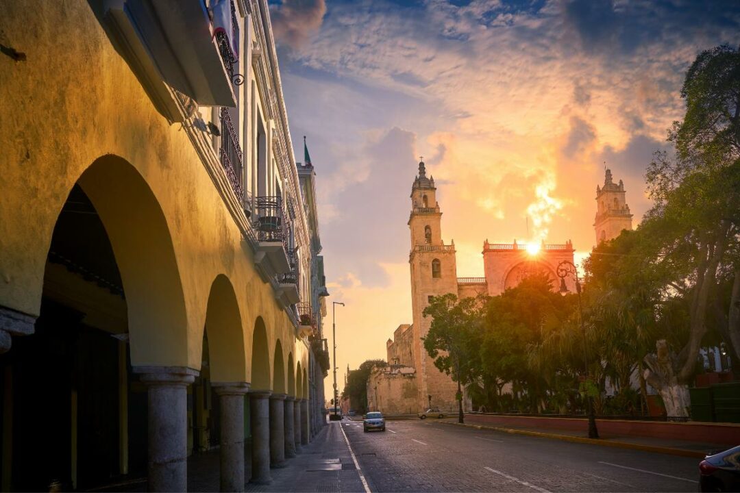 how to travel from cancun to merida