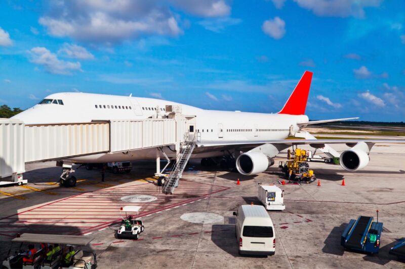 what airport do you fly into tulum