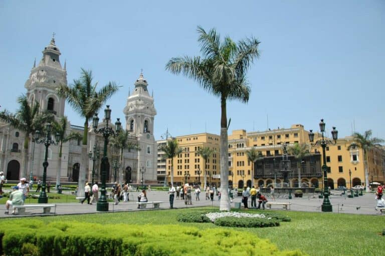 How To Get From Cusco To Lima, Peru (5 Best Ways)