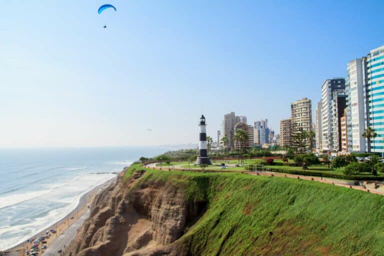 Wie Kommt Man Von Ica Nach Lima, Peru (3 Beste Wege)