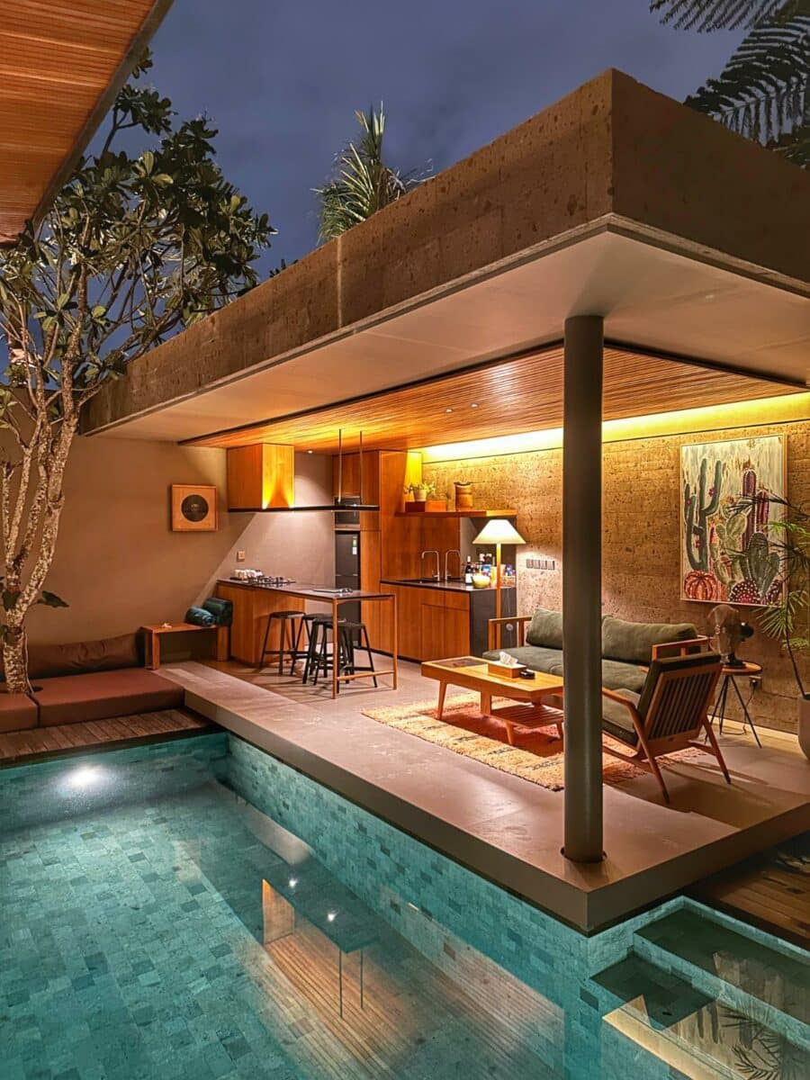 Modernes Tropisches Schlafzimmer In Der Domisili Villa, Canggu Bali