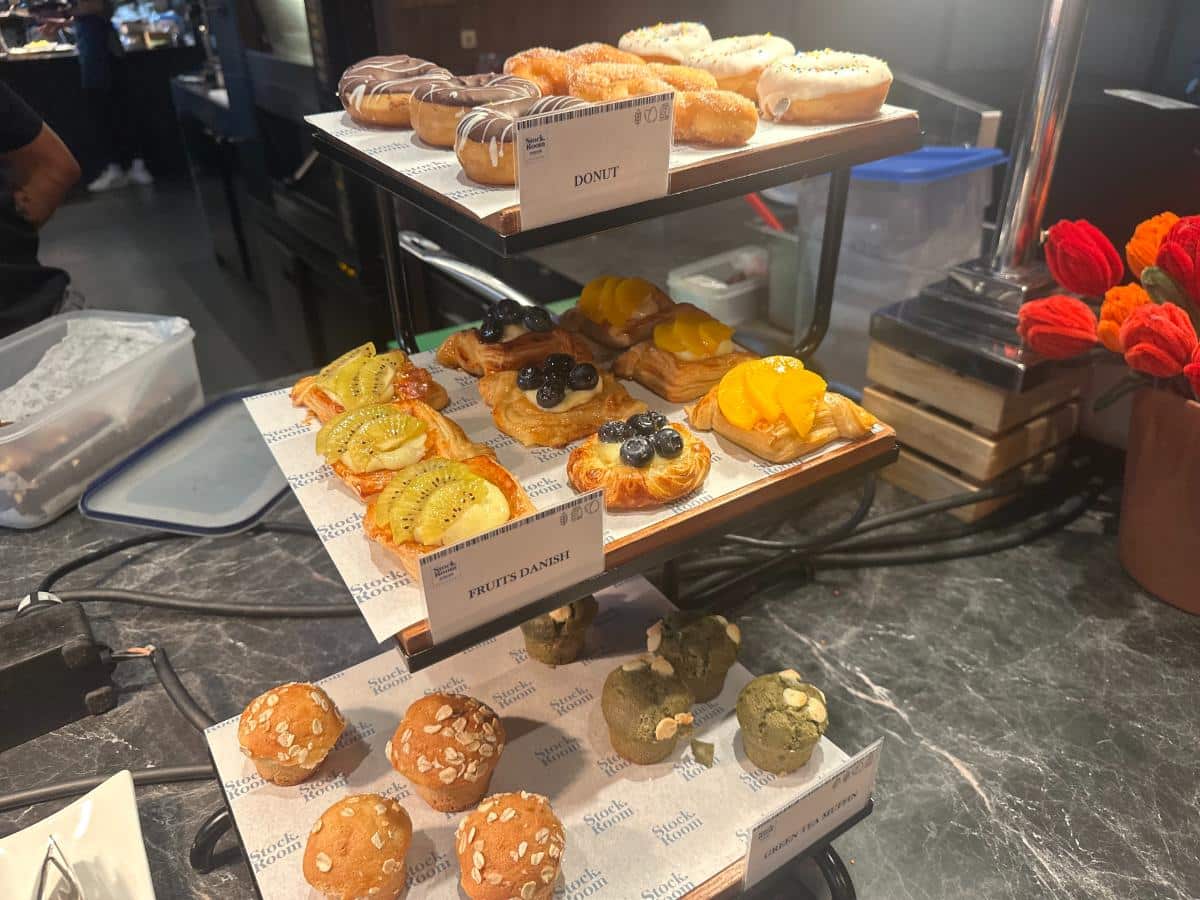 Gebäck-Auswahl Beim Frühstück Im Stock.room, Kimpton Maa-Lai Bangkok