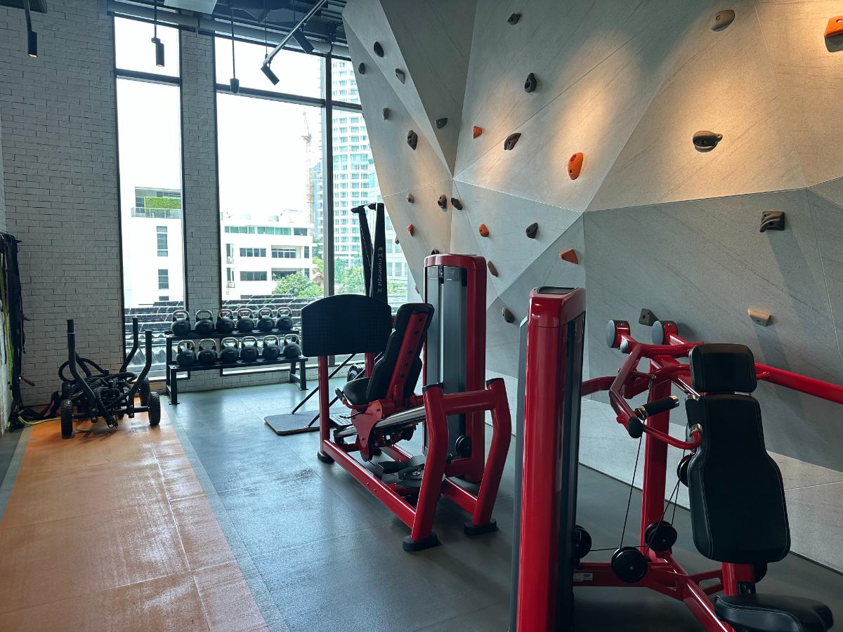 Kraftgeräte Im Gym Des Kimpton Maa-Lai Bangkok