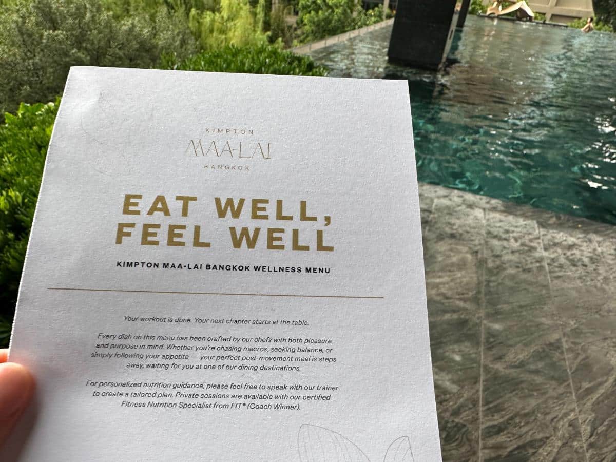 Spezialkarte Der Pool Bar Im Kimpton Maa-Lai Bangkok